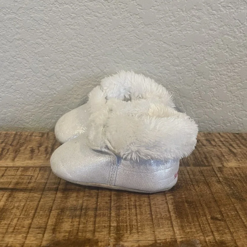 Surprize Stride Rite White Sparkle Faux Fur Booties 12-18 M Christmas Moccasin